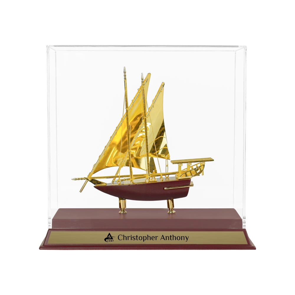 Branding-UAE-Golden-Dhow-Memento-TR-01.jpg